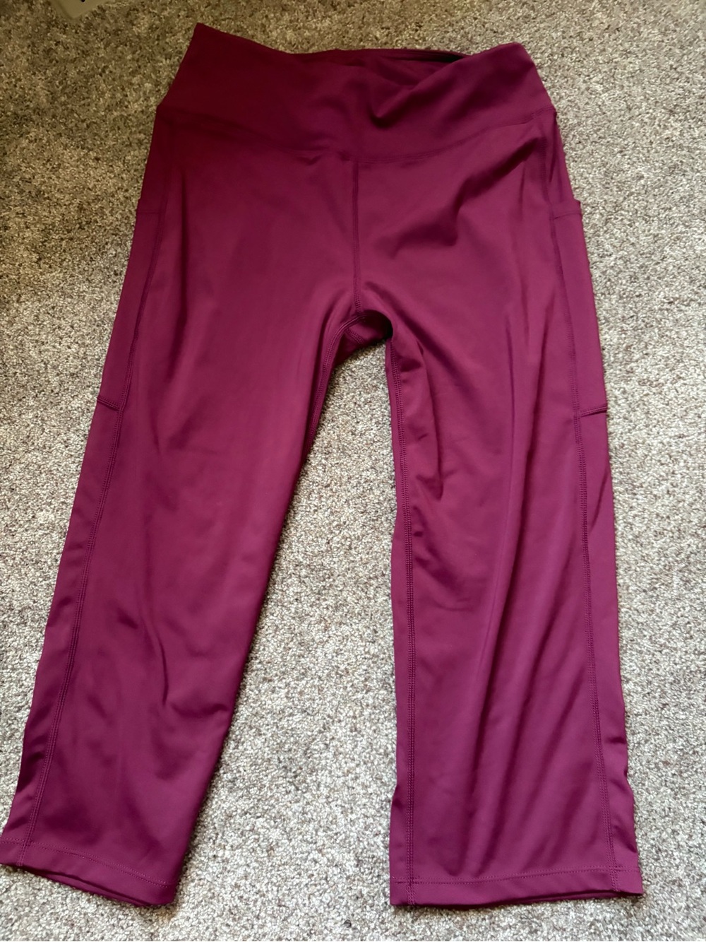 Women’s Active Capri Leggings in Wine Color